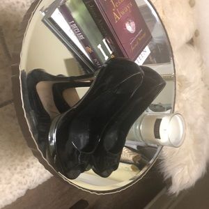 Cole Haan size 71/2 black patent leather hill